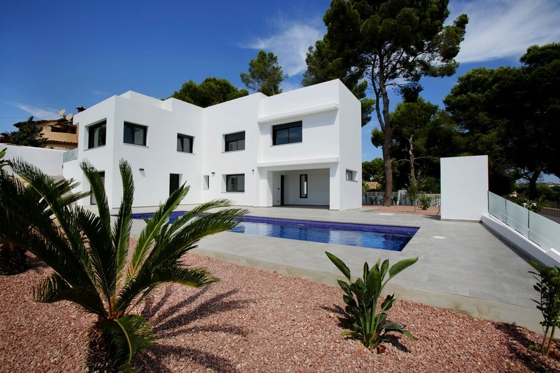 Villa de style moderne avec vue sur la mer à Moraira