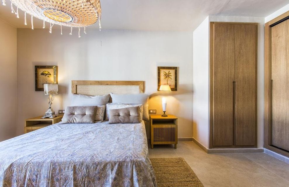 Villa zum Verkauf mit 4 Schlafzimmern und Pool in Denia, Alicante