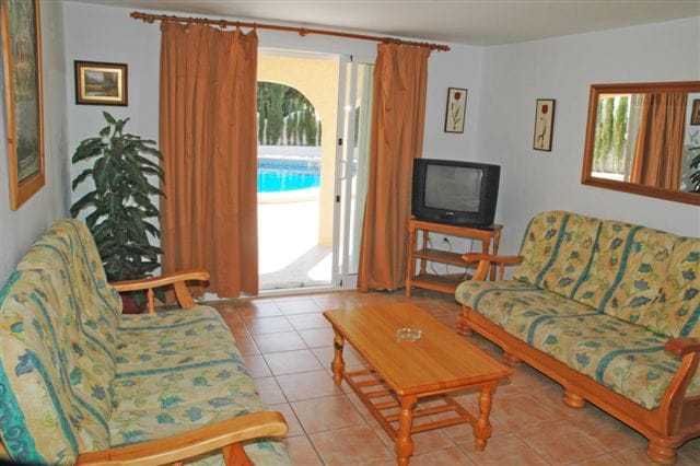 VILLA EN CALPE CON VISTAS ABIERTAS