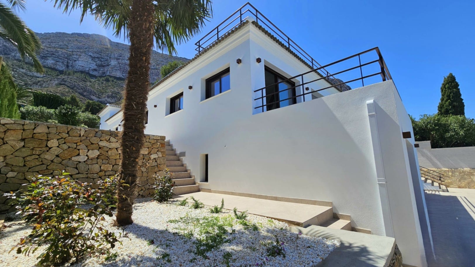 Villa mit 4 Schlafzimmern in Denia, Montgó