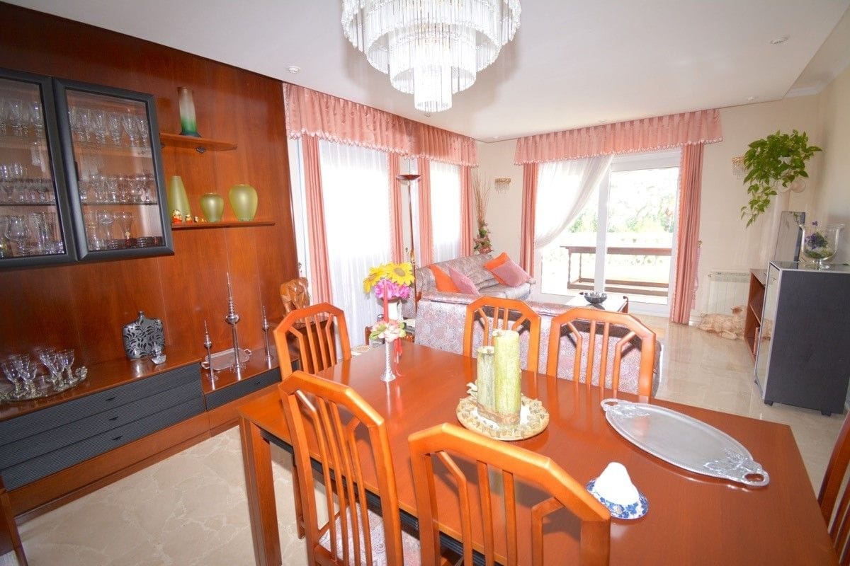Villa en venta en Denia zona montgo