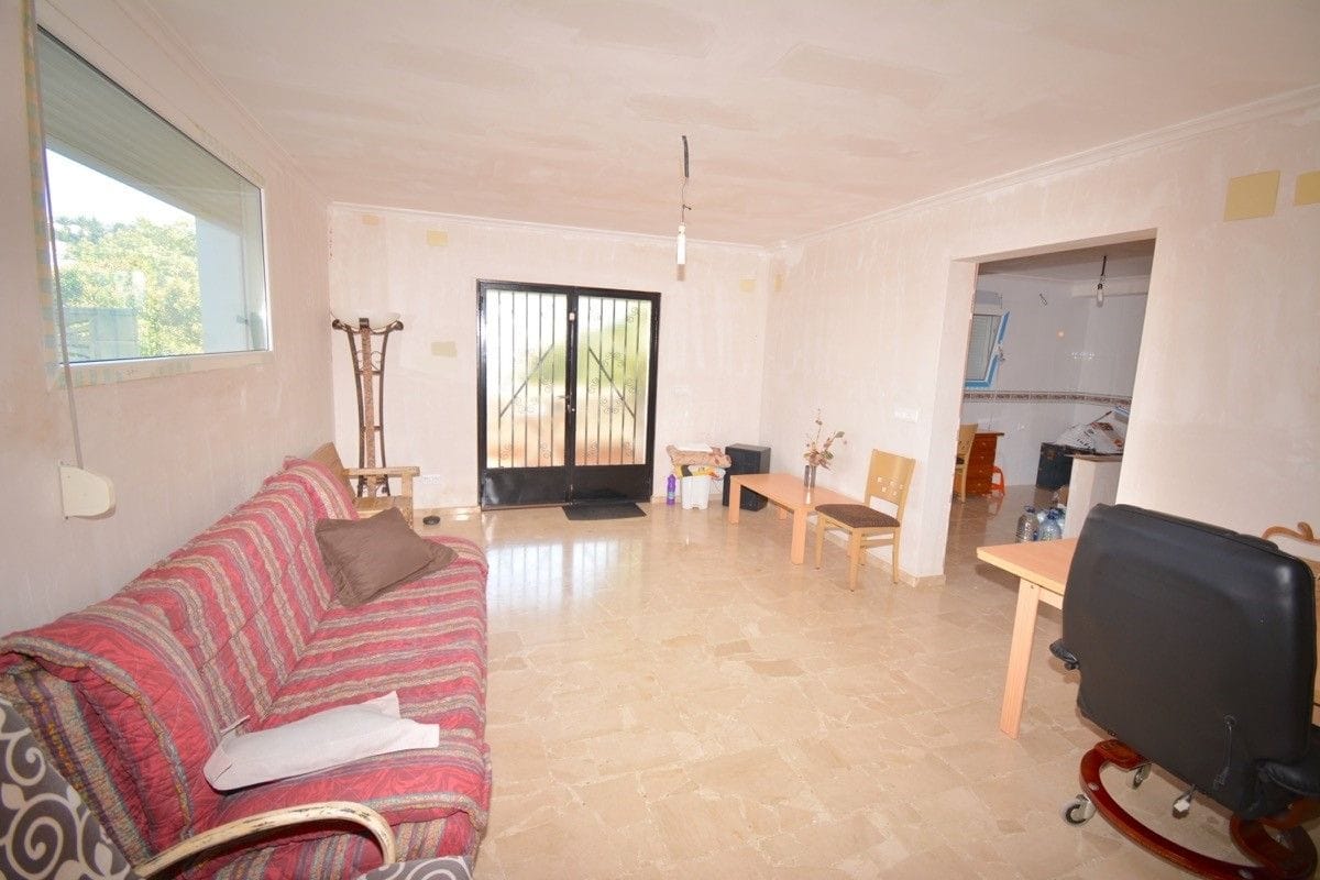 Villa en venta en Denia zona montgo