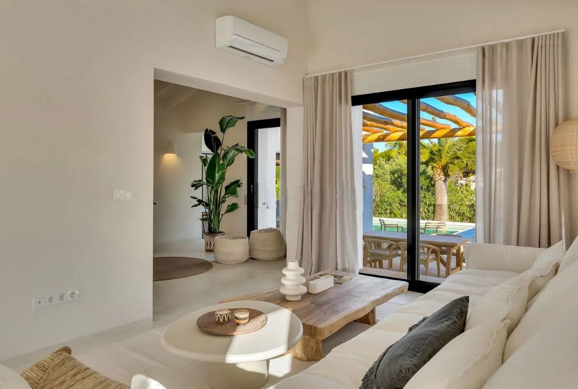 Villa de estilo Ibiza en una sola planta en Jávea – Balcón al Mar