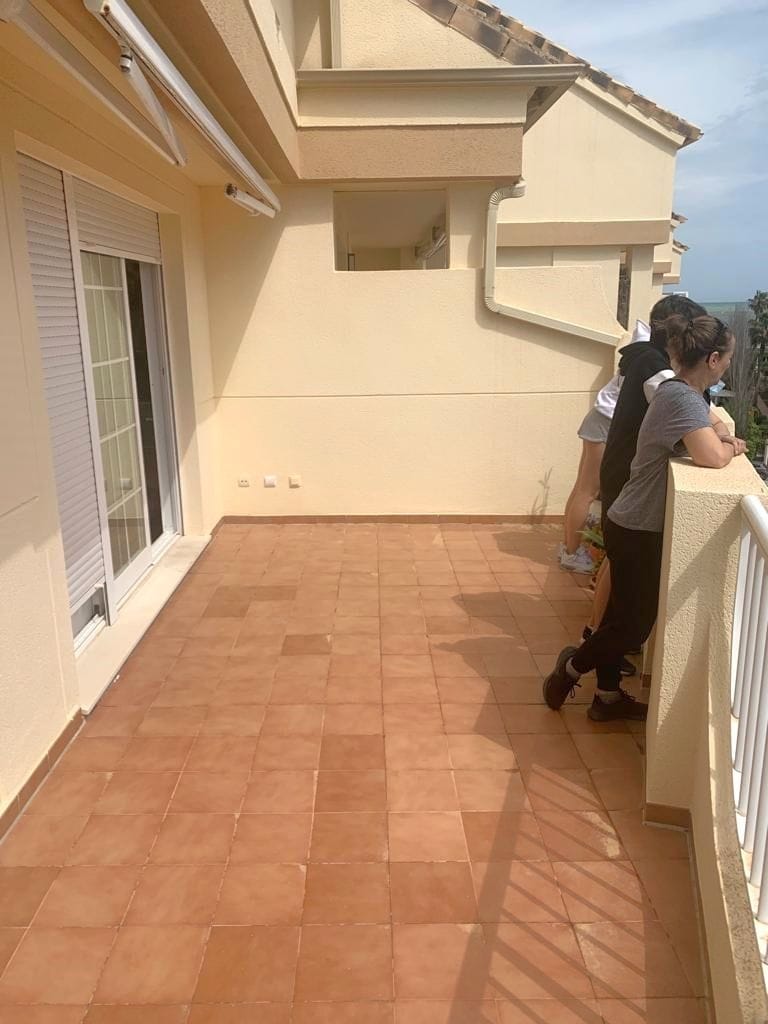 Ático dúplex a escasos metros del mar