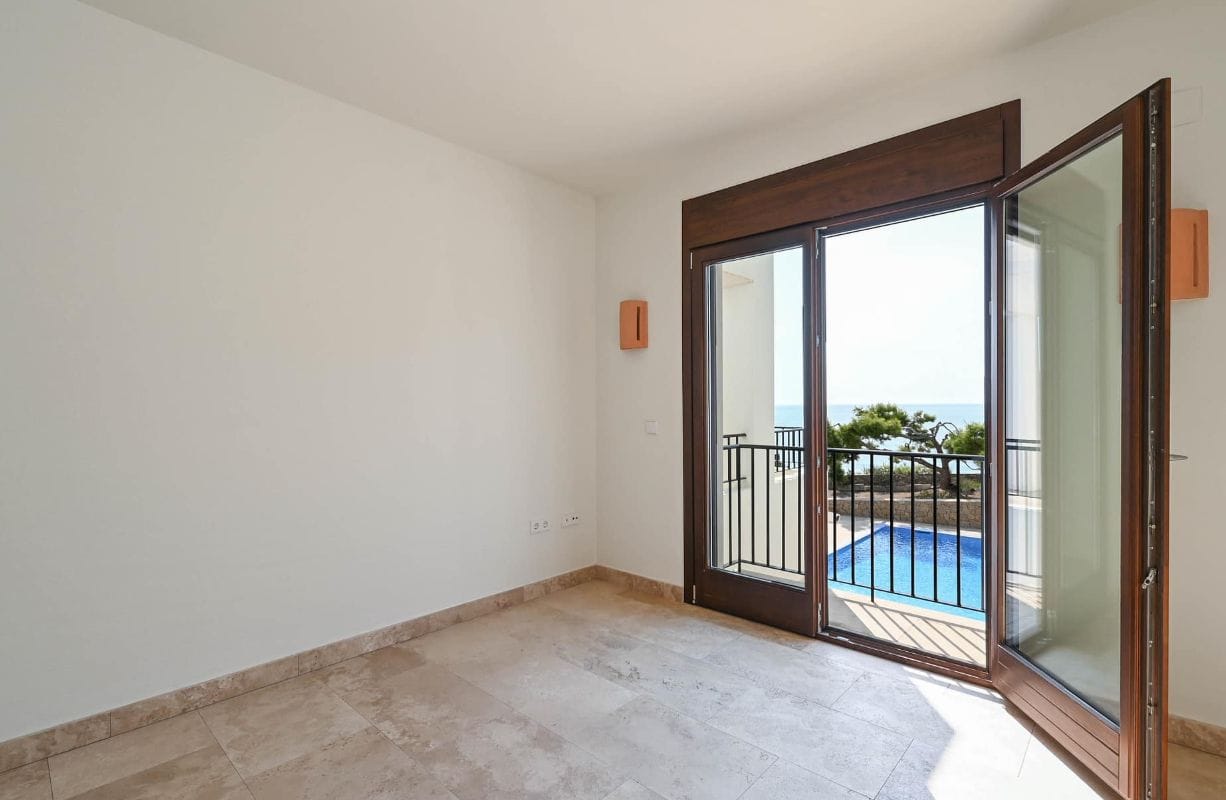 Exclusiva Villa Mediterránea Reformada con Vistas al Mar en Moraira