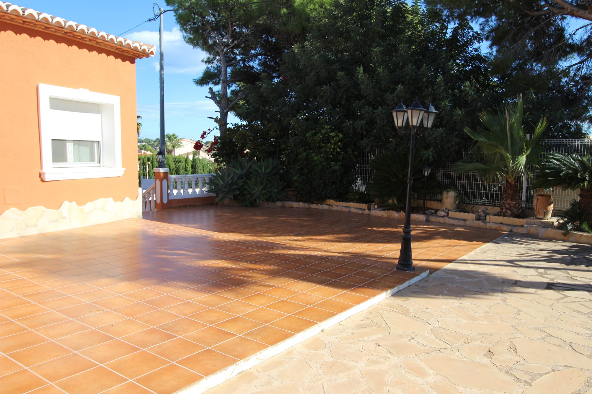 VILLA TRÈS PROCHE DE LA PLAGE ET DES SUPERMARCHÉS