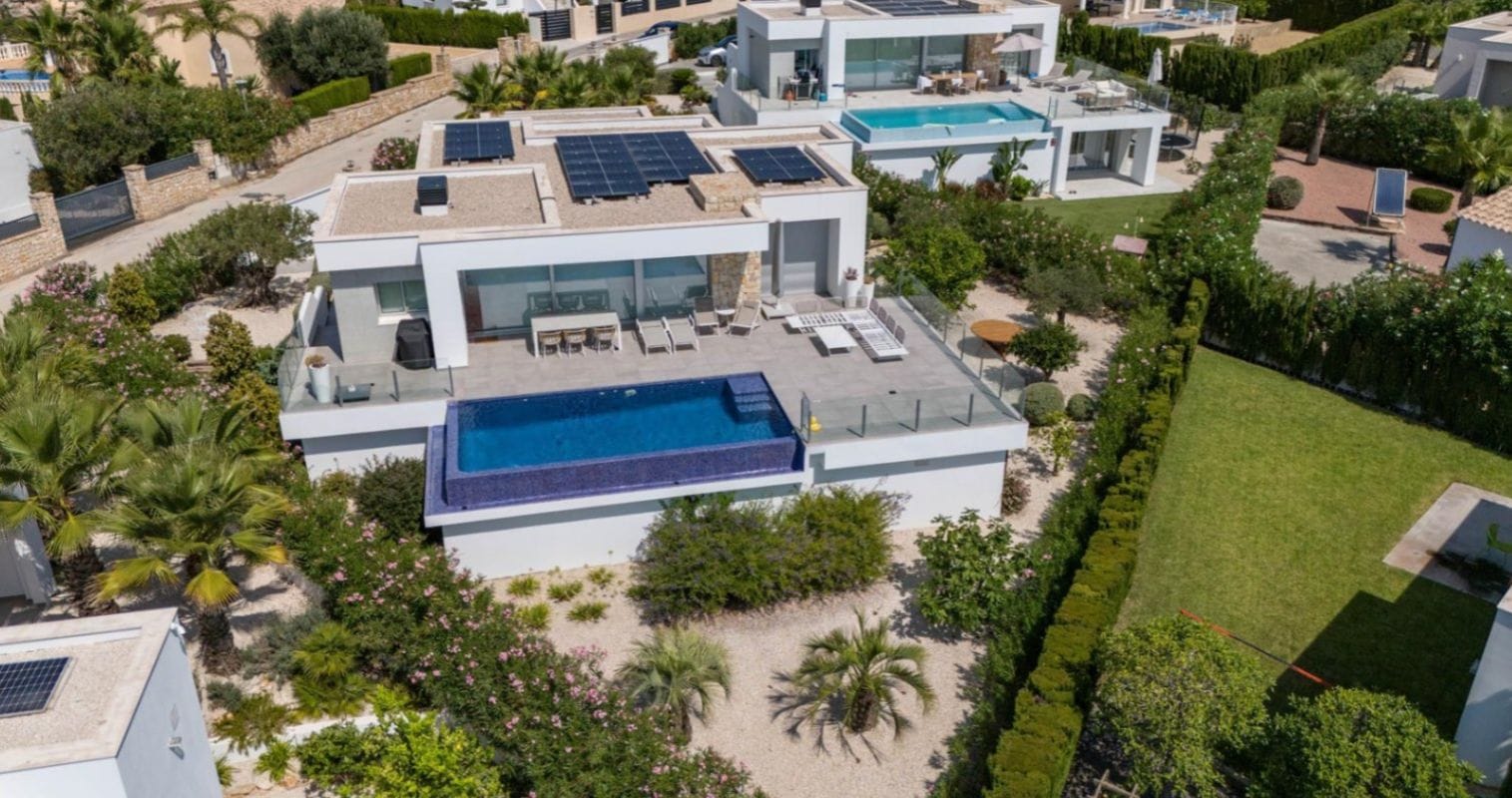 Villa moderne de 3 chambres avec vue sur la mer à Moraira