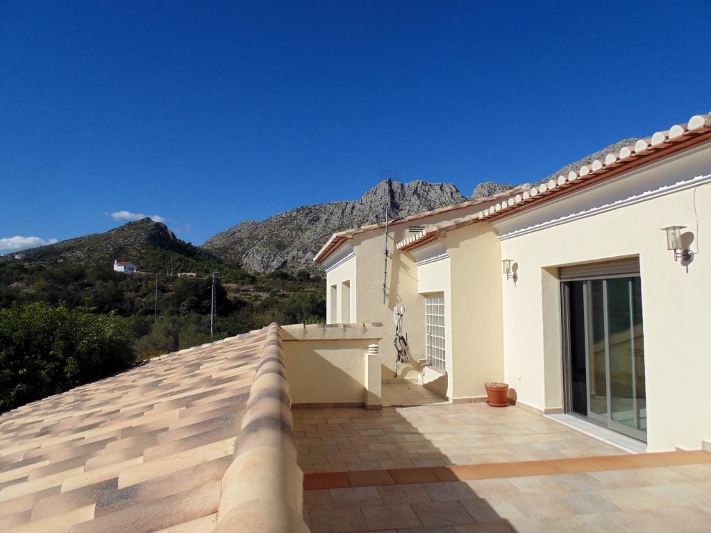 CHALET EN VENTA EN BENIARBEIG