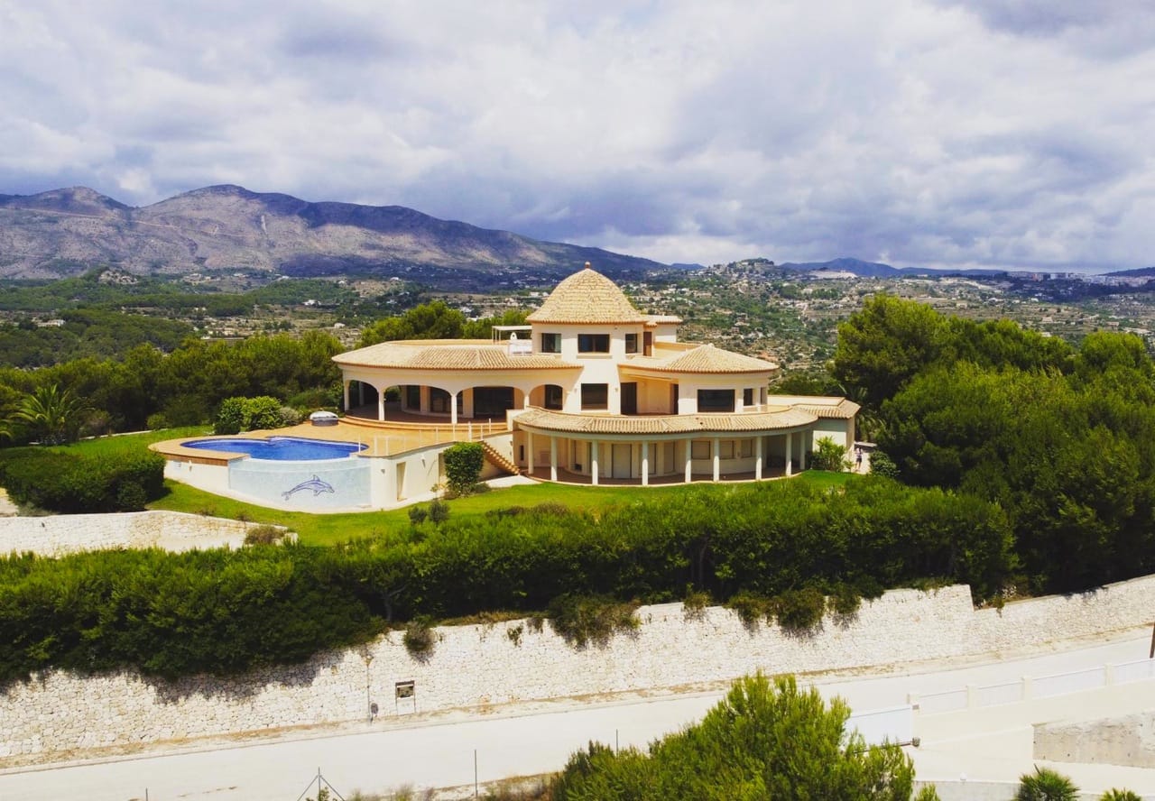 ESPECTACULAR VILLA EN CALPE