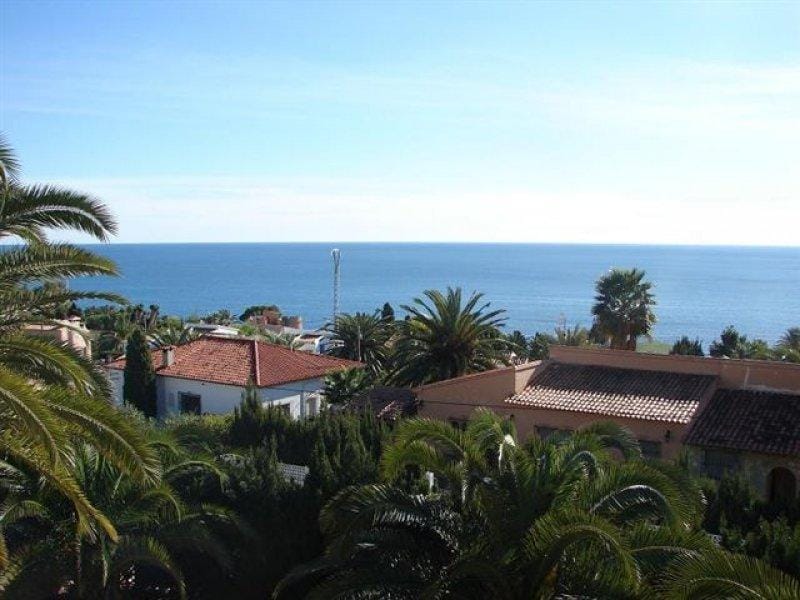 VILLA EN CALPE CON UNAS VISTAS INCREIBLES AL MAR Y PEÑÓN