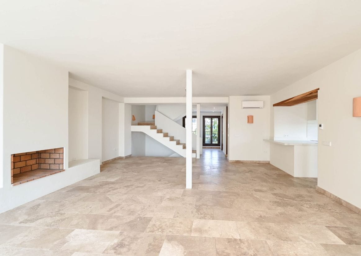 Exclusiva Villa Mediterránea Reformada con Vistas al Mar en Moraira