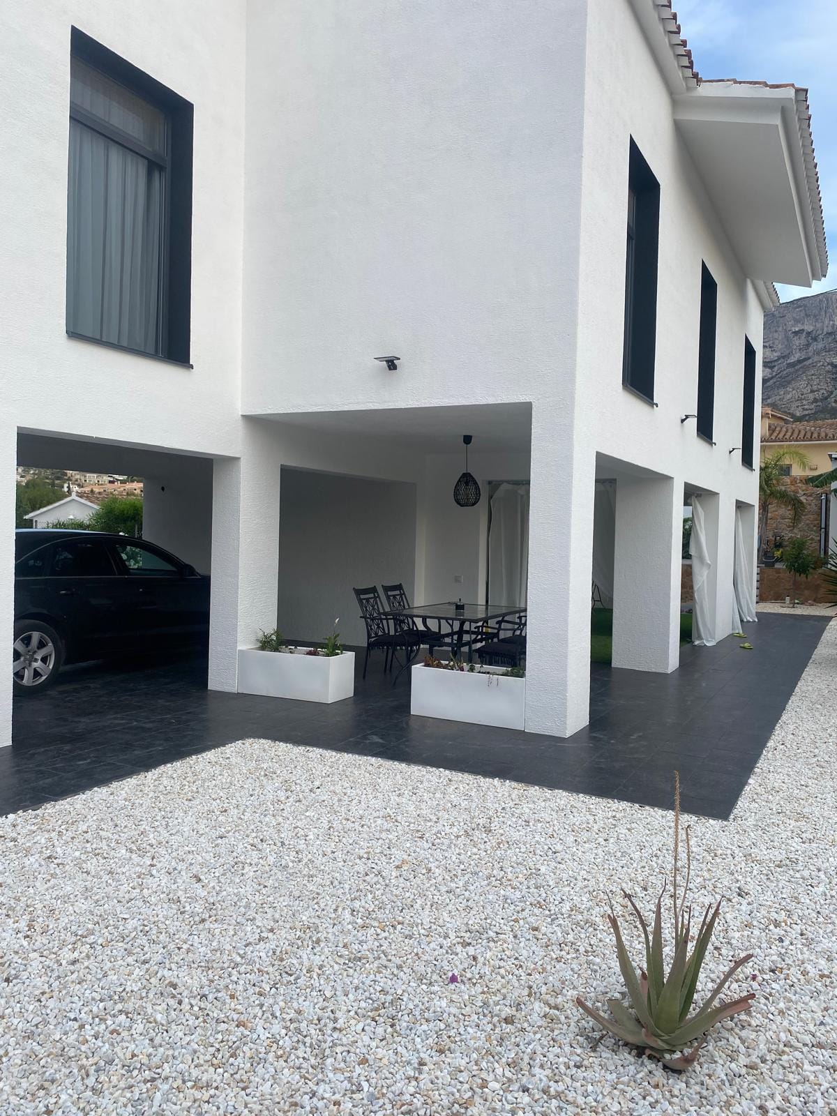 Villa moderne de 4 chambres à Dénia, à distance de marche de la plage.