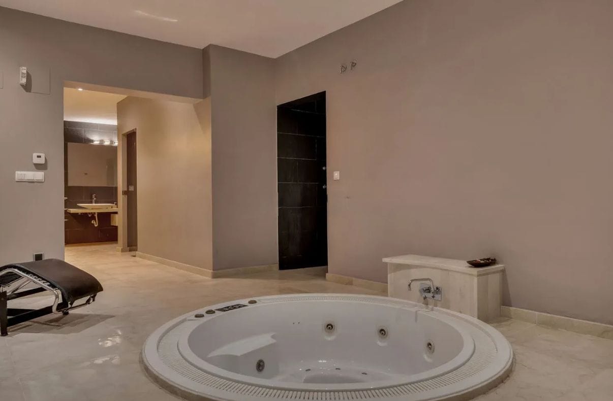 Sea view villa in Moraira with 4 bedrooms