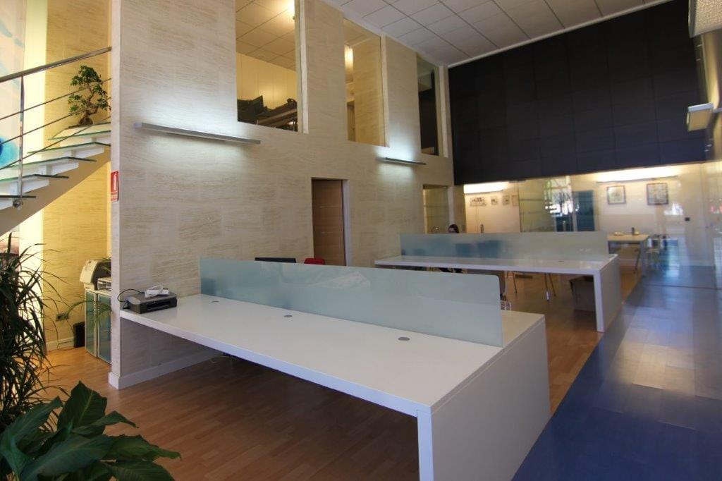 CBHX5270 - Moderno local comercial de 162 m2 en el Centro de Denia