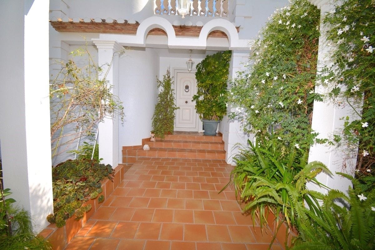 Villa en venta en Denia zona montgo