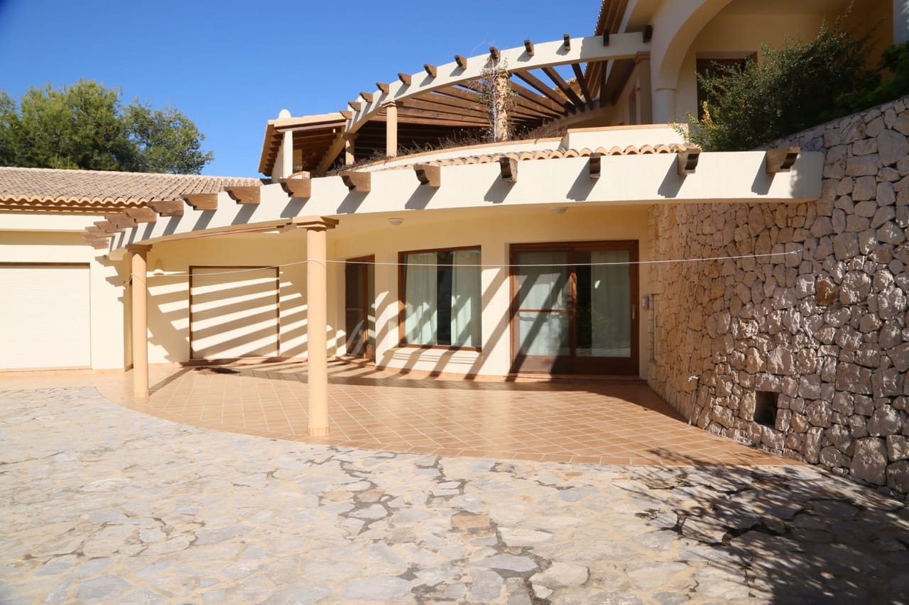 ESPECTACULAR VILLA EN CALPE