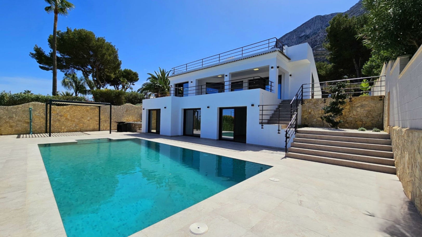 Villa mit 4 Schlafzimmern in Denia, Montgó
