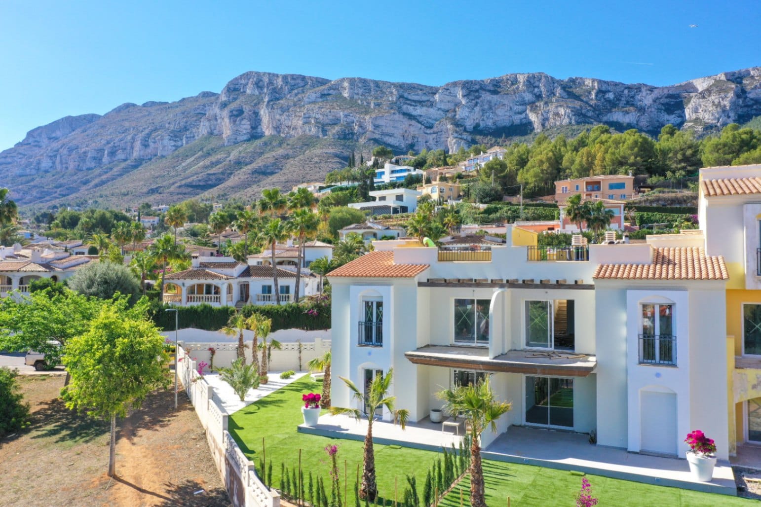 Apartamento de dos habitaciones en la planta baja en Denia
