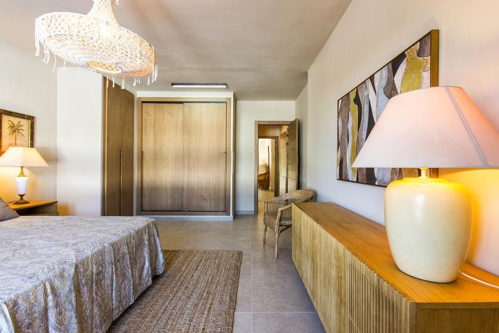 Villa zum Verkauf mit 4 Schlafzimmern und Pool in Denia, Alicante