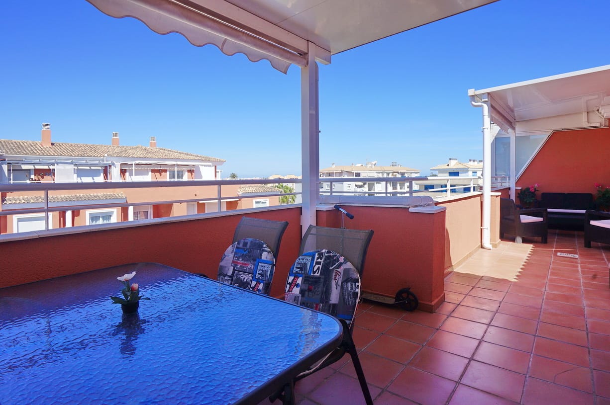 Penthouse appartement met uitzicht op de bergen