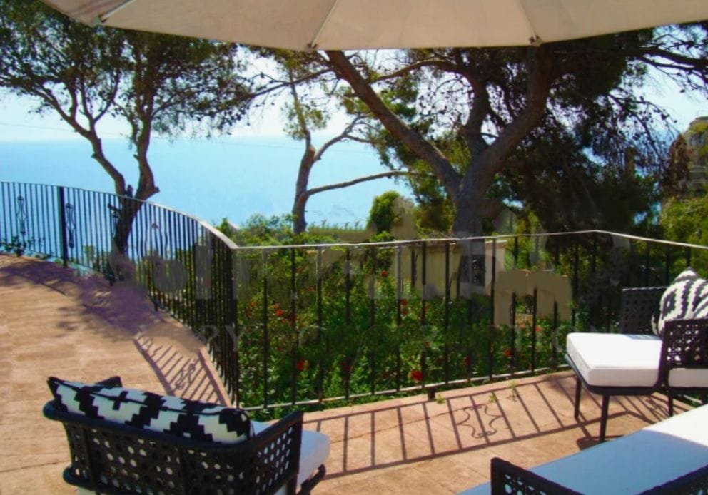 Villa de 3 dormitorios con impresionantes vistas al mar en Javea