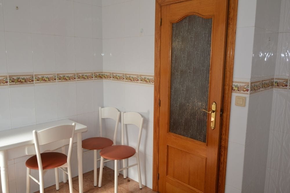 Bel appartement en duplex très bien distribué avec de belles vues sur la mer et le Montgo,
