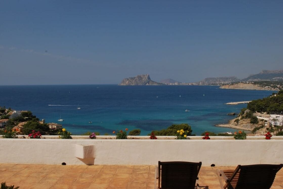 Impresionante Villa Mediterránea con Vistas Panorámicas al Mar en El Portet, Moraira