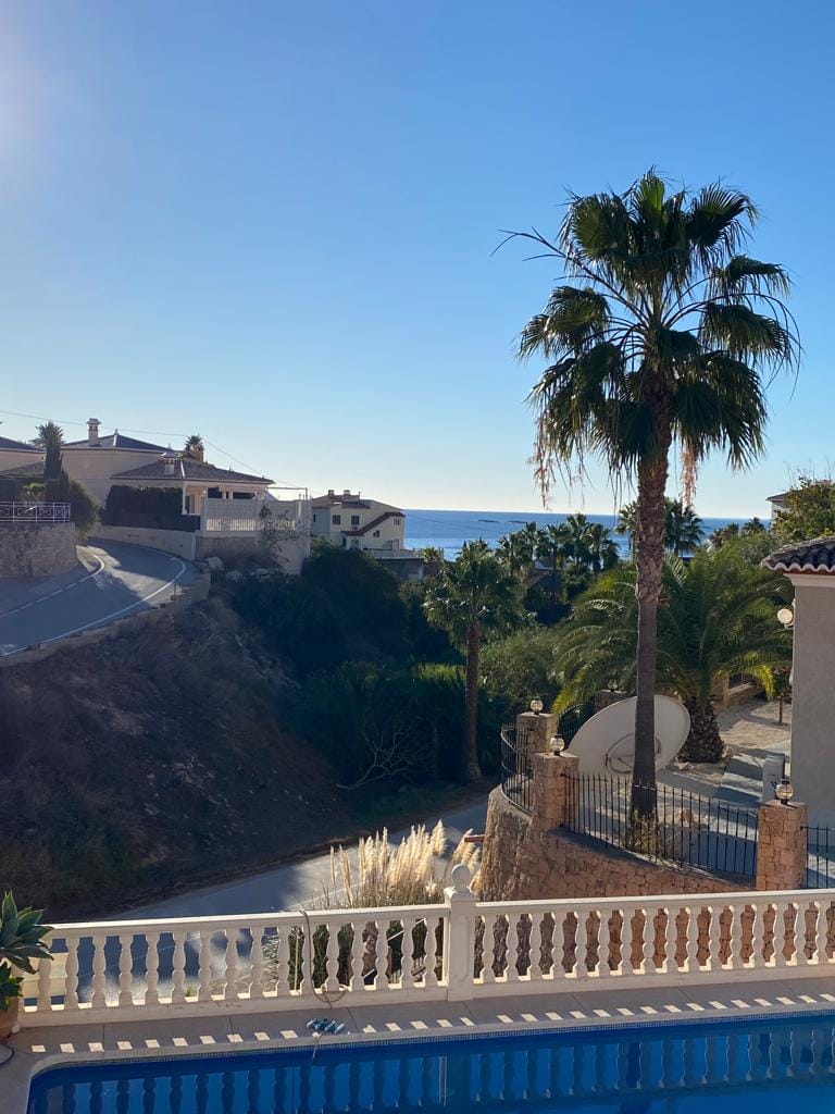 VILLA À CALPE TRÈS PROCHE DE LA PLAGE