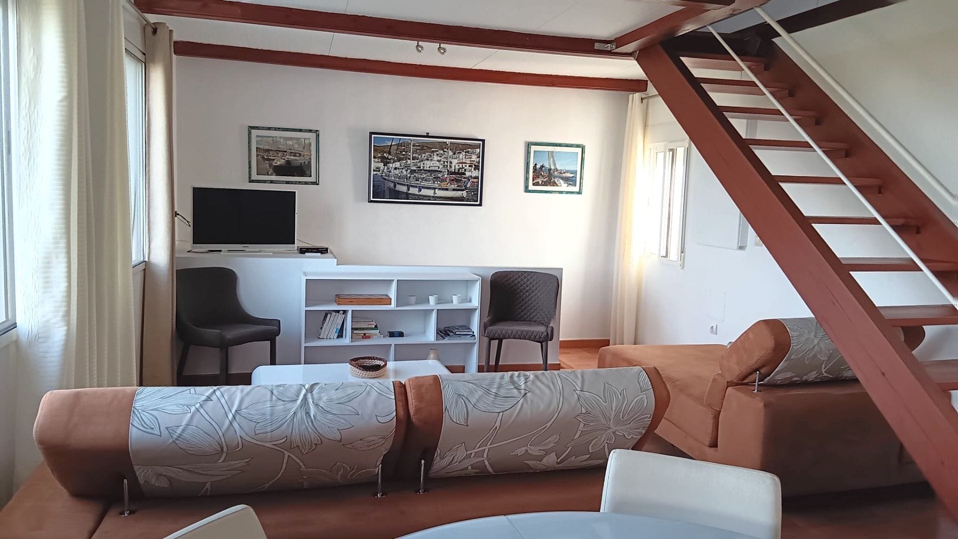 Chalet en el Montgó con Vistas al Mar y Piscina Privada