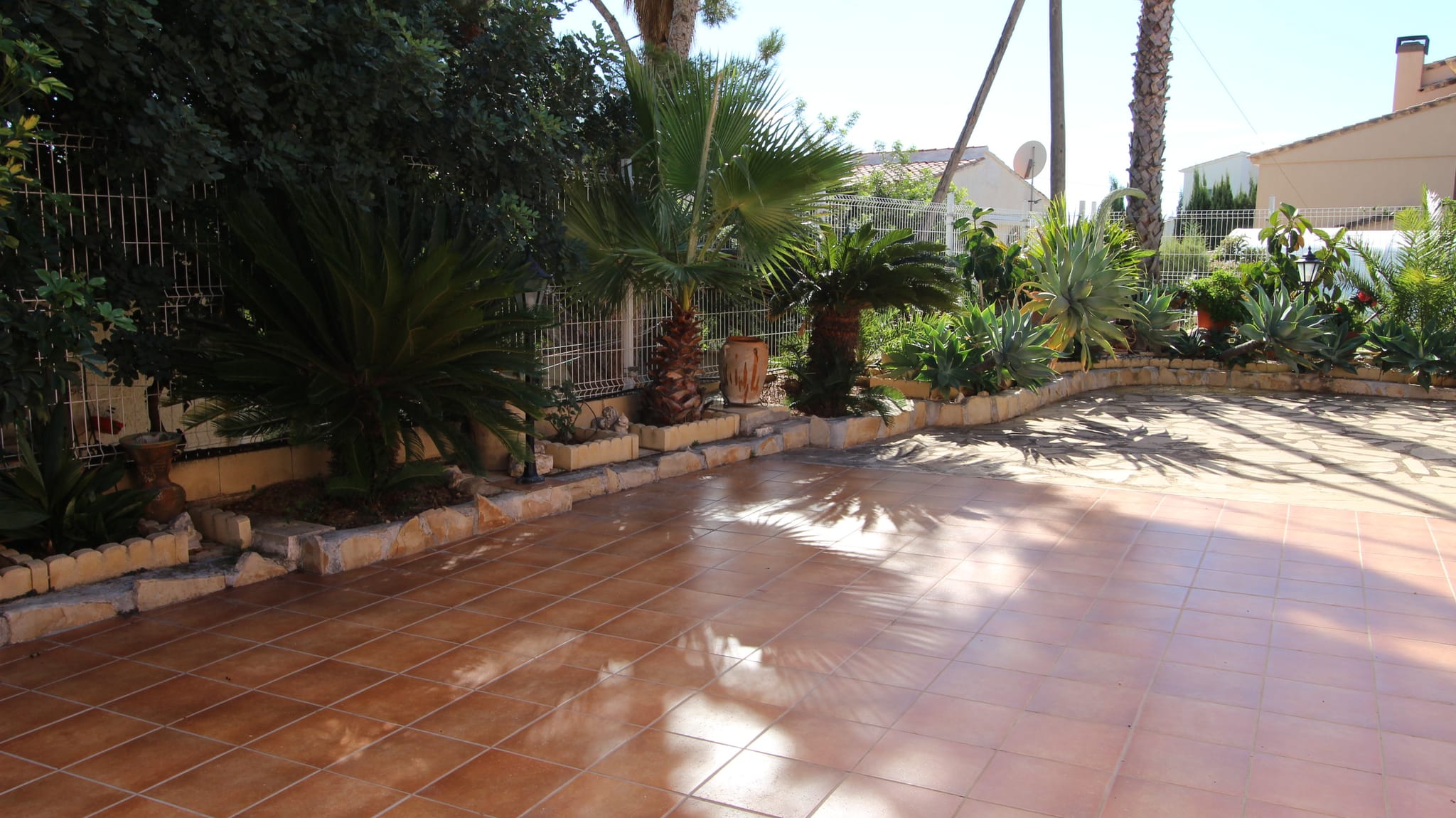 VILLA TRÈS PROCHE DE LA PLAGE ET DES SUPERMARCHÉS