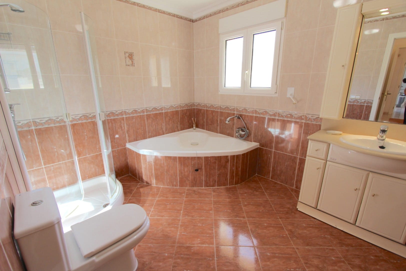 VILLA DE ESTILO MEDITERRANEO