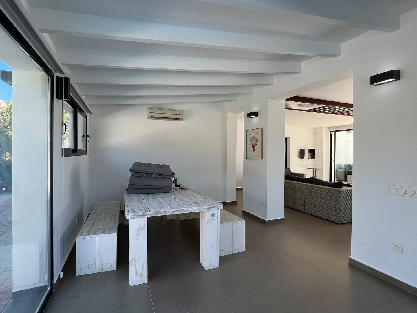 VILLA MODERNE EXCLUSIVE À VENDRE À MORAIRA
