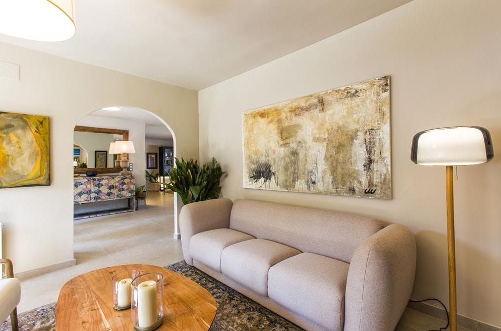 Villa zum Verkauf mit 4 Schlafzimmern und Pool in Denia, Alicante