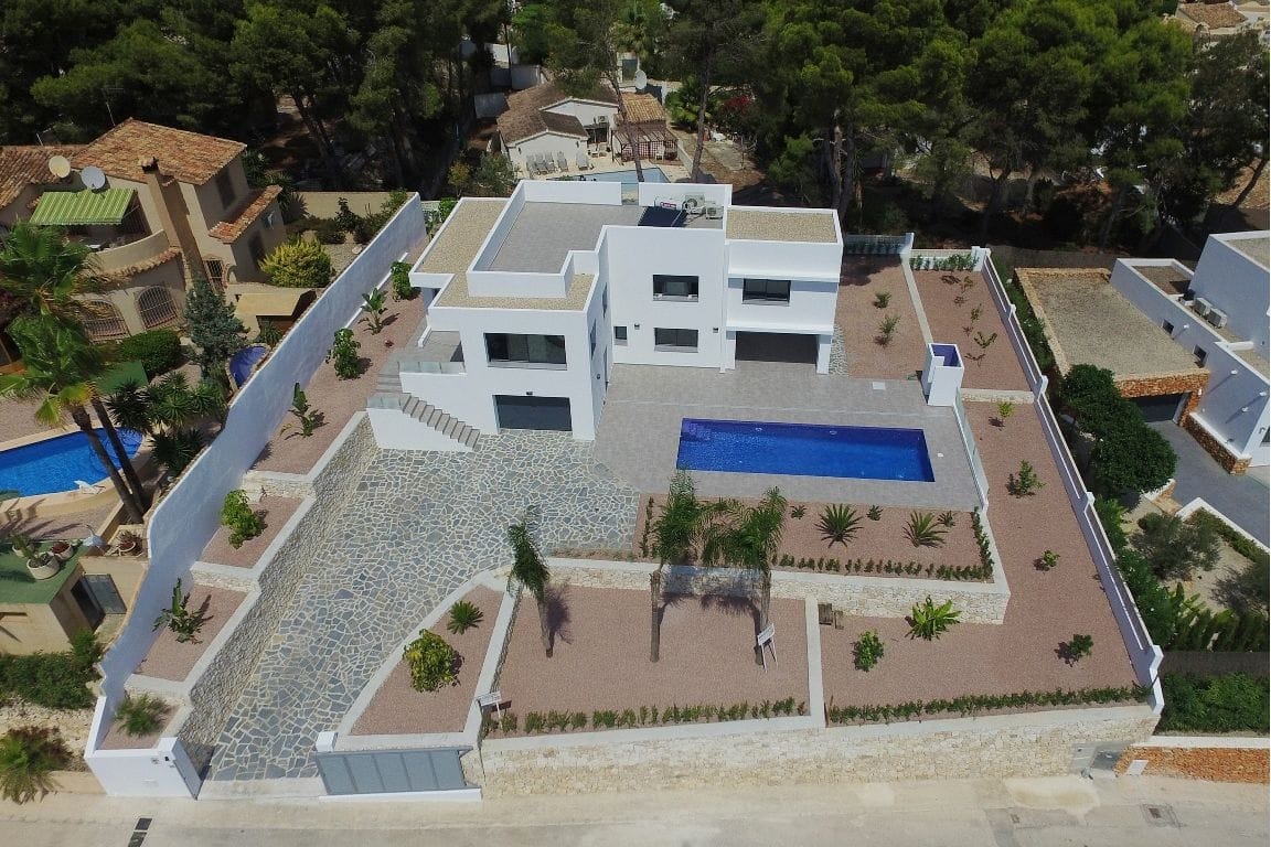 Villa de style moderne avec vue sur la mer à Moraira