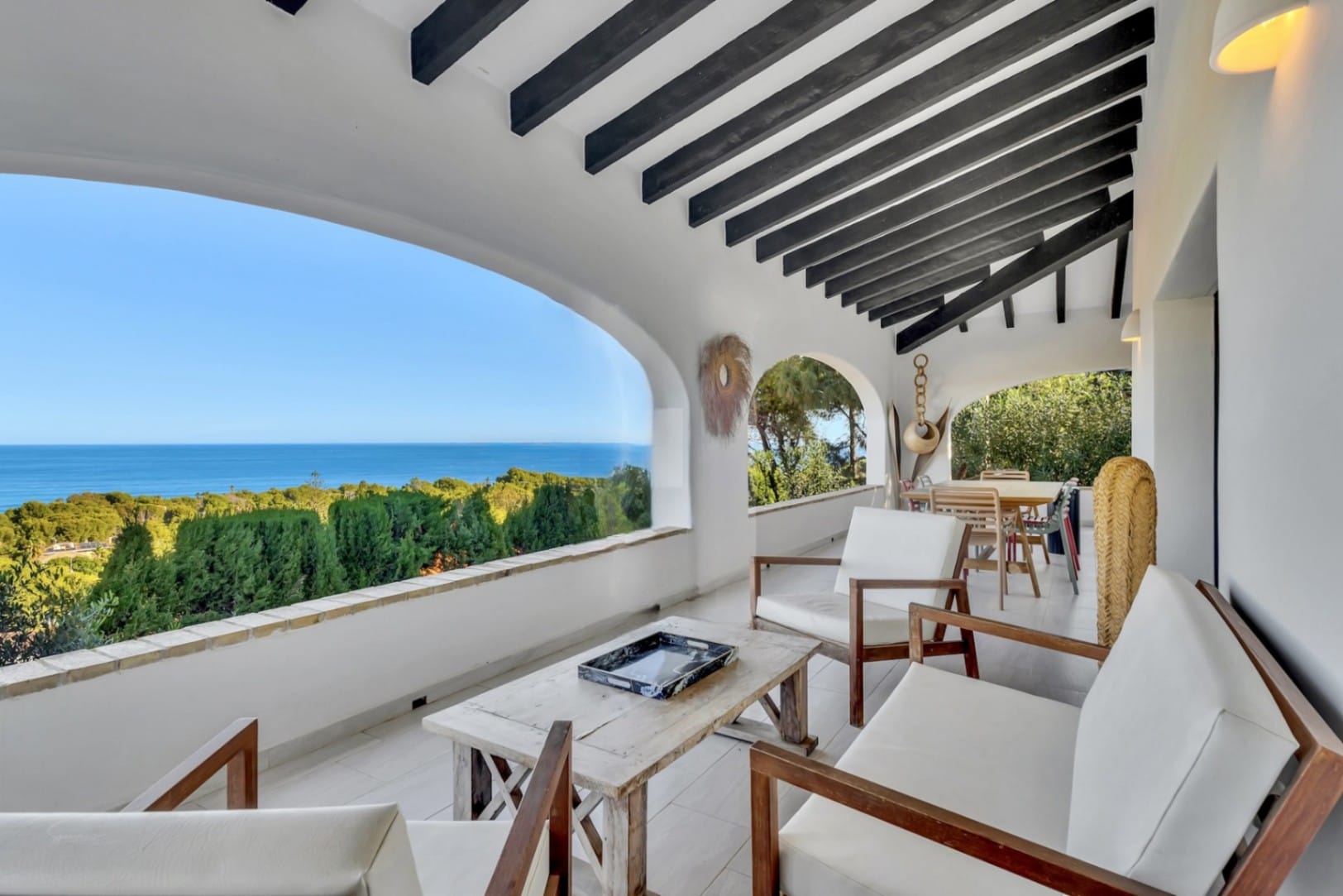 Excepcional villa de 3 dormitorios y piscina y vistas al mar en Denia