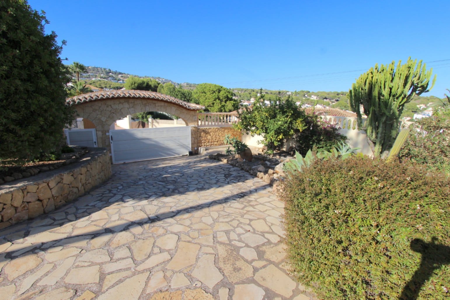 VILLA DE ESTILO MEDITERRANEO