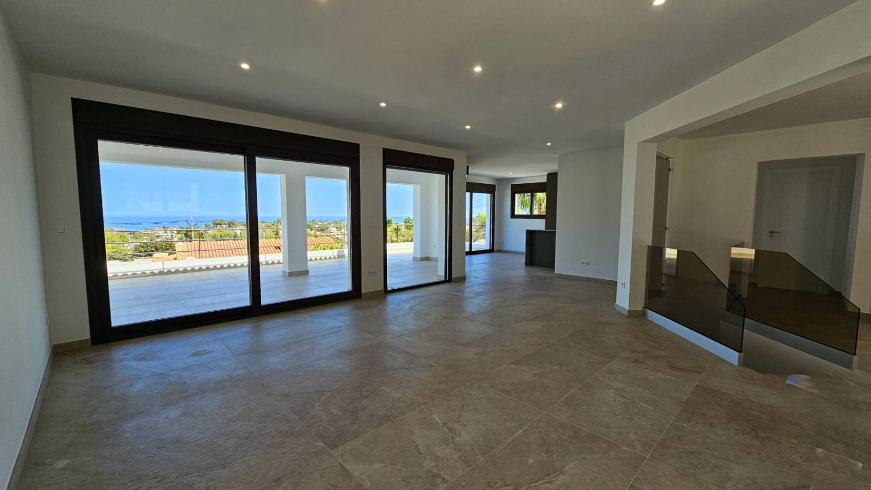 Villa mit 4 Schlafzimmern in Denia, Montgó