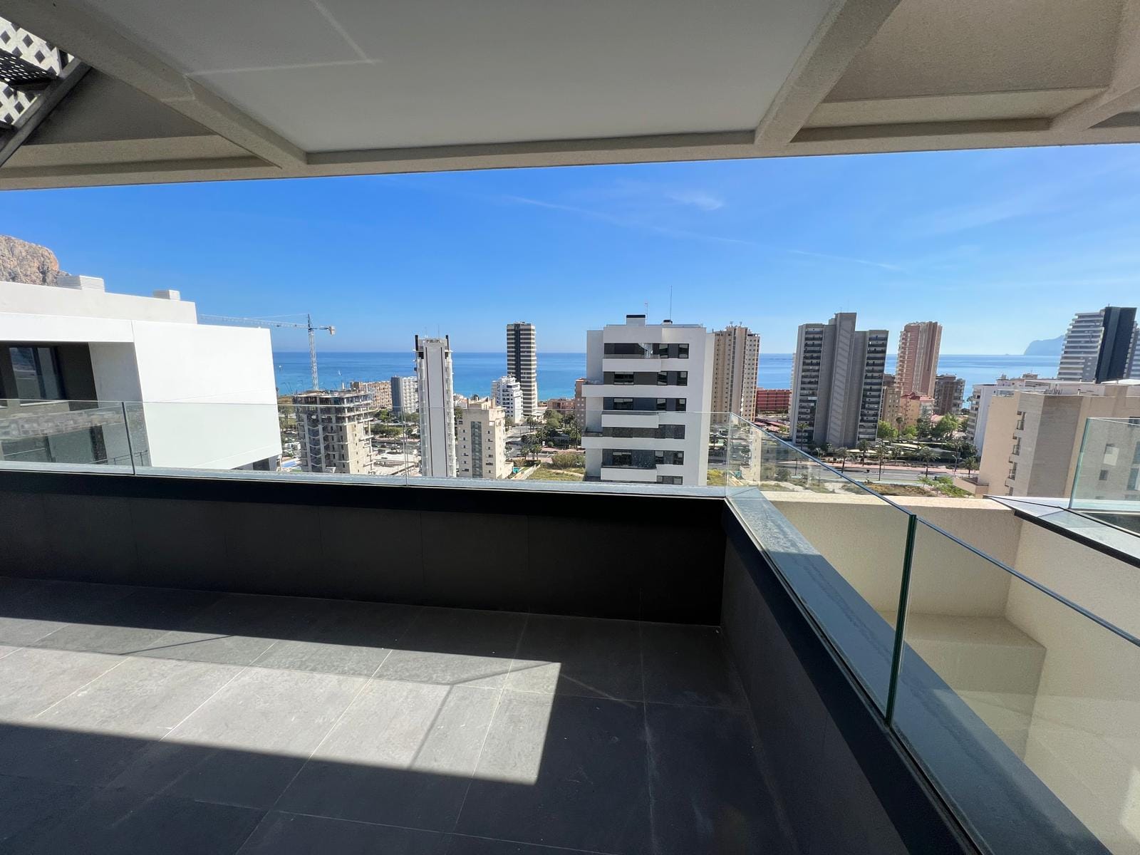 Ático Exclusivo con Impresionantes Vistas al Mar