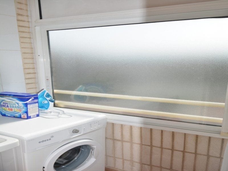 Bel appartement en duplex très bien distribué avec de belles vues sur la mer et le Montgo,