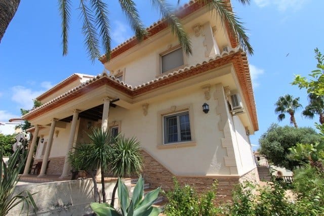 VILLA DANS UN EXCELLENT EMPLACEMENT