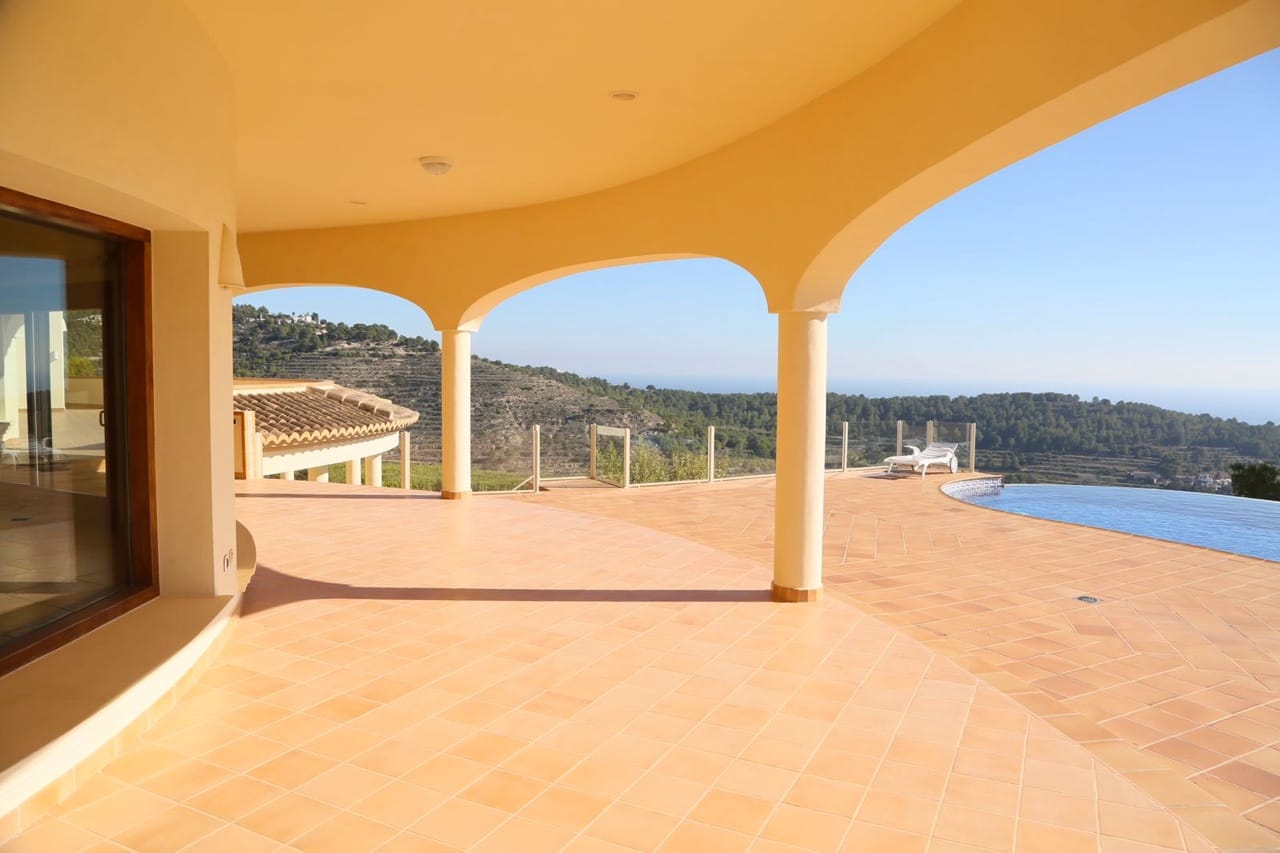 ESPECTACULAR VILLA EN CALPE