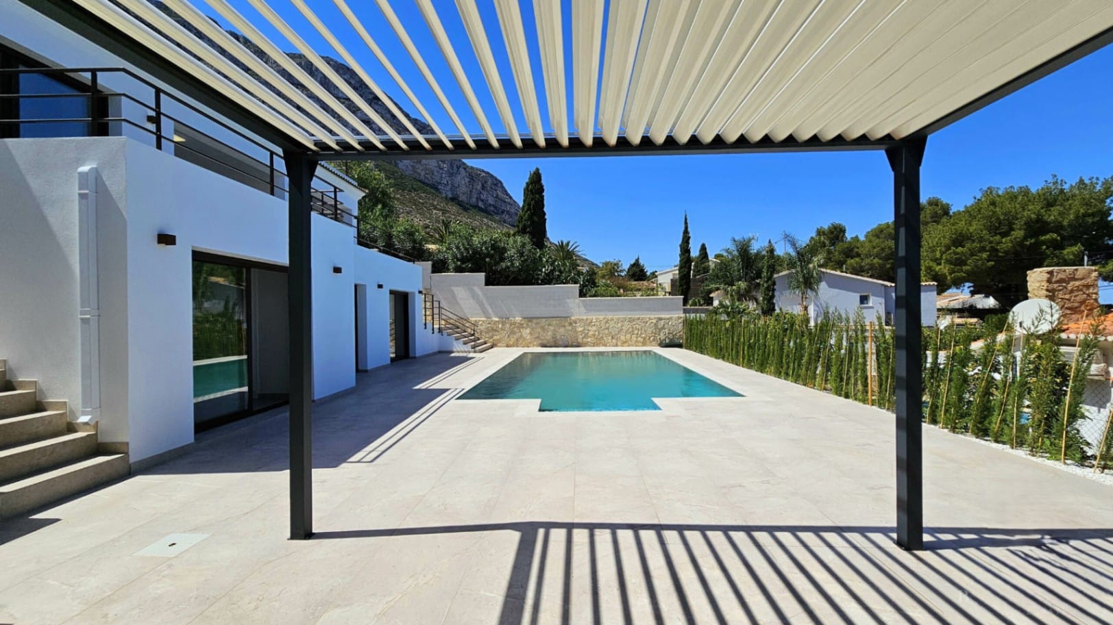 Villa mit 4 Schlafzimmern in Denia, Montgó