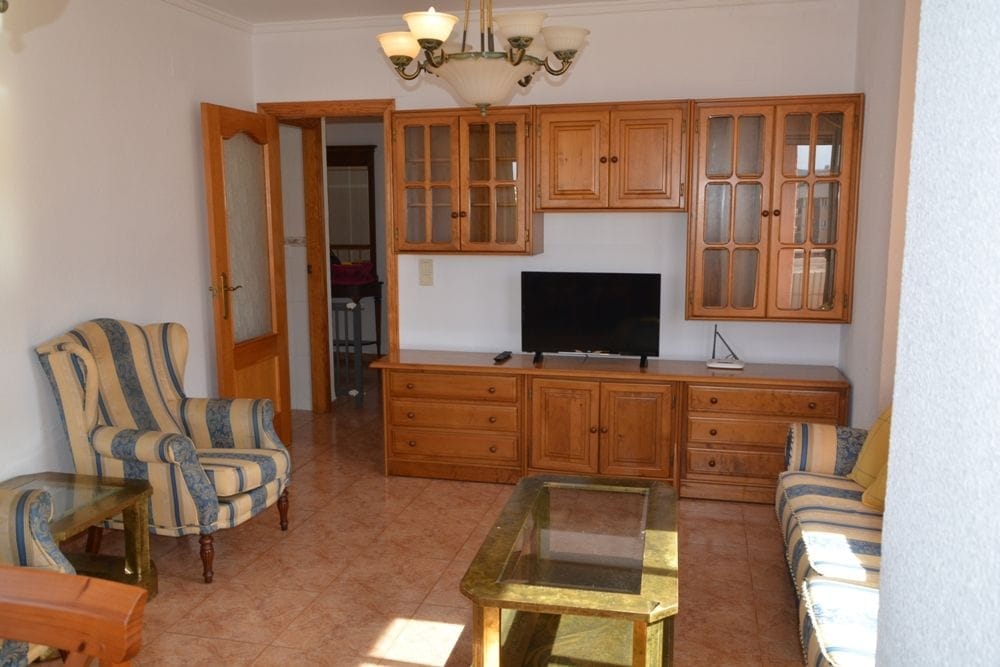 Bel appartement en duplex très bien distribué avec de belles vues sur la mer et le Montgo,