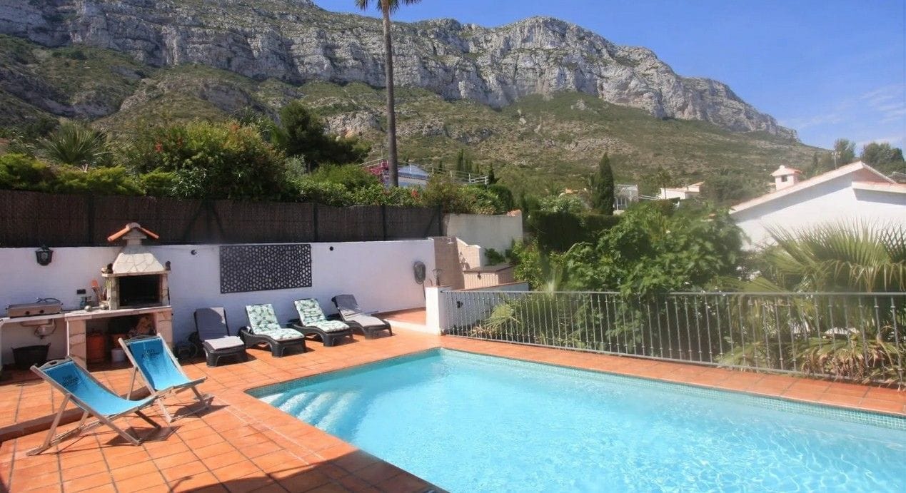 Villa in Dénia te koop