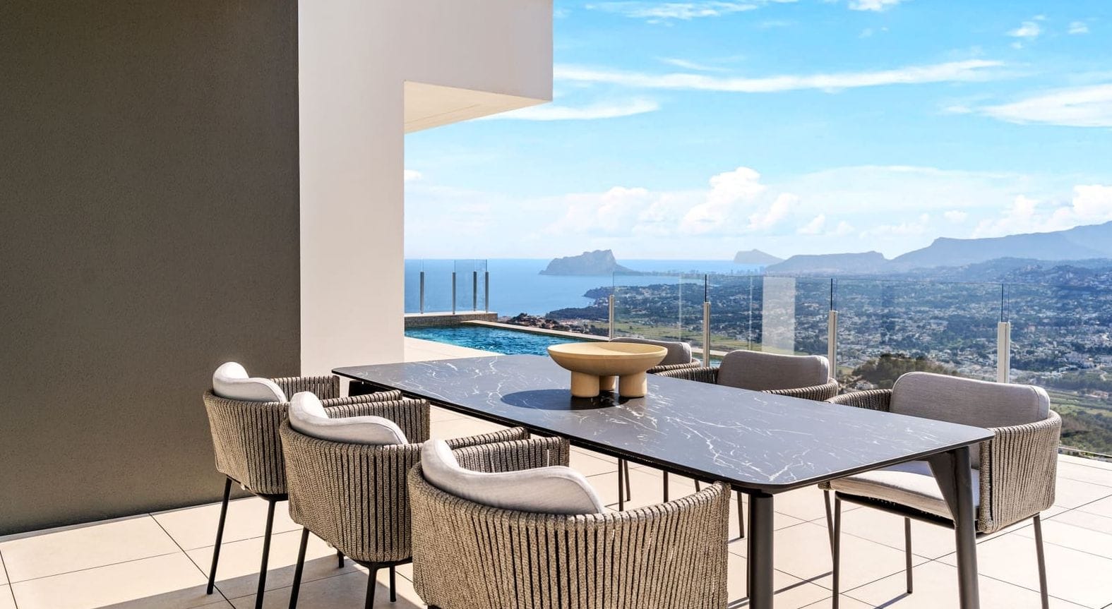Villa en Moraira con 3 habitaciones y piscina y vistas al mar