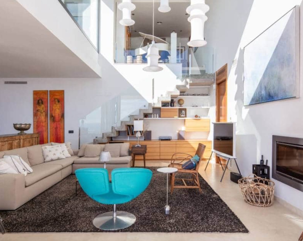Villa de lujo con vistas panorámicas al mar en Moraira – diseño moderno, piscina climatizada