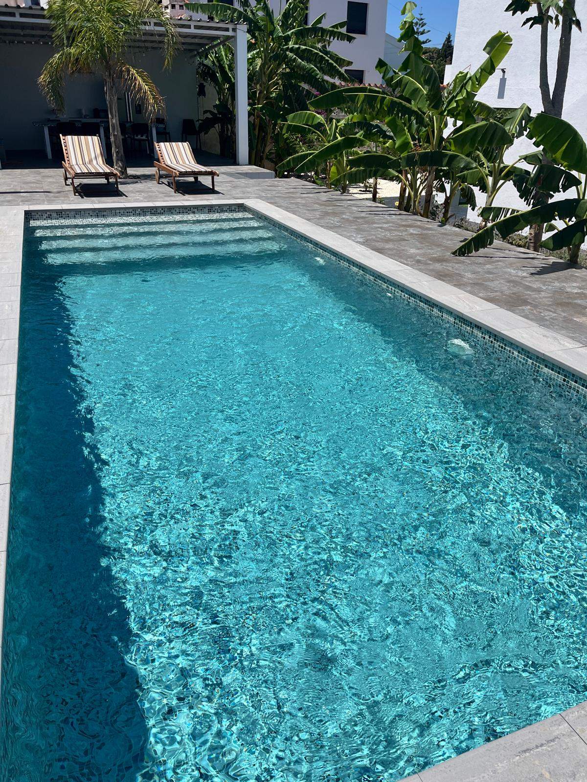 Villa moderne de 4 chambres à Dénia, à distance de marche de la plage.
