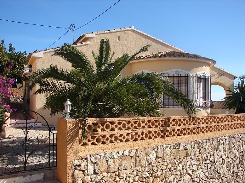 VILLA EN CALPE CON UNAS VISTAS INCREIBLES AL MAR Y PEÑÓN