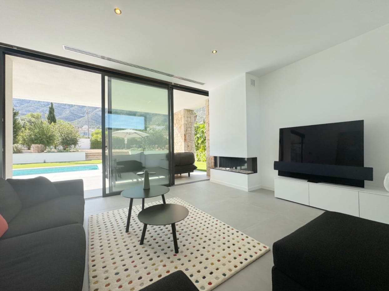 Modern chalet in Denia, energy efficiency A.