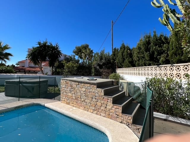 VILLA MODERNE EXCLUSIVE À VENDRE À MORAIRA